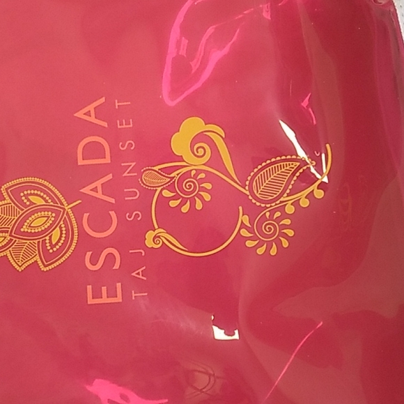 Escada beach tote - Picture 2 of 3